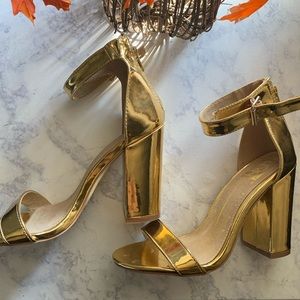Gold Block heels 💛